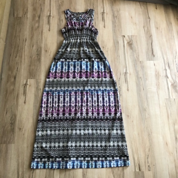 Charlie Jade Black and Blue Patterned Dress - Picture 6 of 9